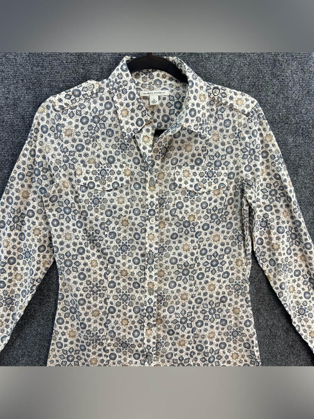 Banana Republic Cotton Button-Down Shirt Small Cream Geometric Medallion Career